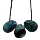 Fluorit grün / lila  Anhänger flacher Trommmelstein ca. 30 x 20 mm in Tropfen Form mit Bohrung ca. 2,5 mm