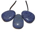 Dumortierit Trommelstein Tropfen gebohrt (2,5 mm) ca. 35 x 30 mm Anhänger Edelstein