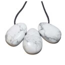 Magnesit Trommelstein Tropfen gebohrt (2,5 mm) ca. 30 x 20 mm Anhänger Edelstein