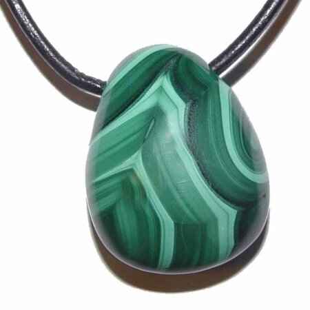 Malachit Trommelstein Tropfen gebohrt (2,5 mm) ca. 30 x 25 mm Anhänger Edelstein