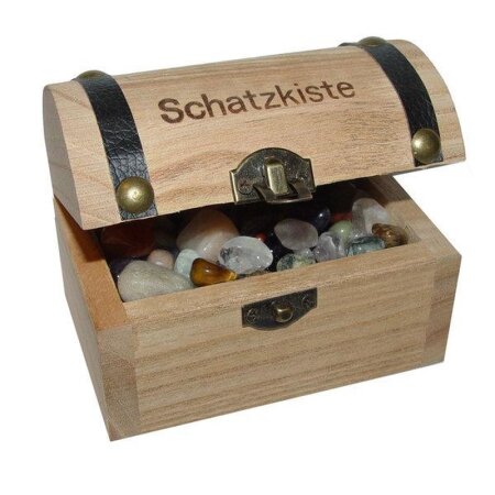 Schatzkiste gefüllt mit kleinen echten Edelsteine ideal für jeden Schatzsucher