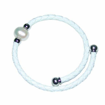 Leder Armband /  Reif weiß geflochten mit Süßwasser Perle creme weiß ein echter Hingucker schlicht und edel !