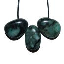 Smaragd Trommelstein Tropfen gebohrt (2,5 mm) ca. 30 x 20 mm Anhänger Edelstein